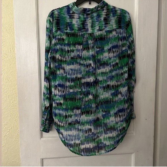 Two by Vince Camuto Artsy Boho Lightweight Long Sleeve Button Down Top - Picture 3 of 6